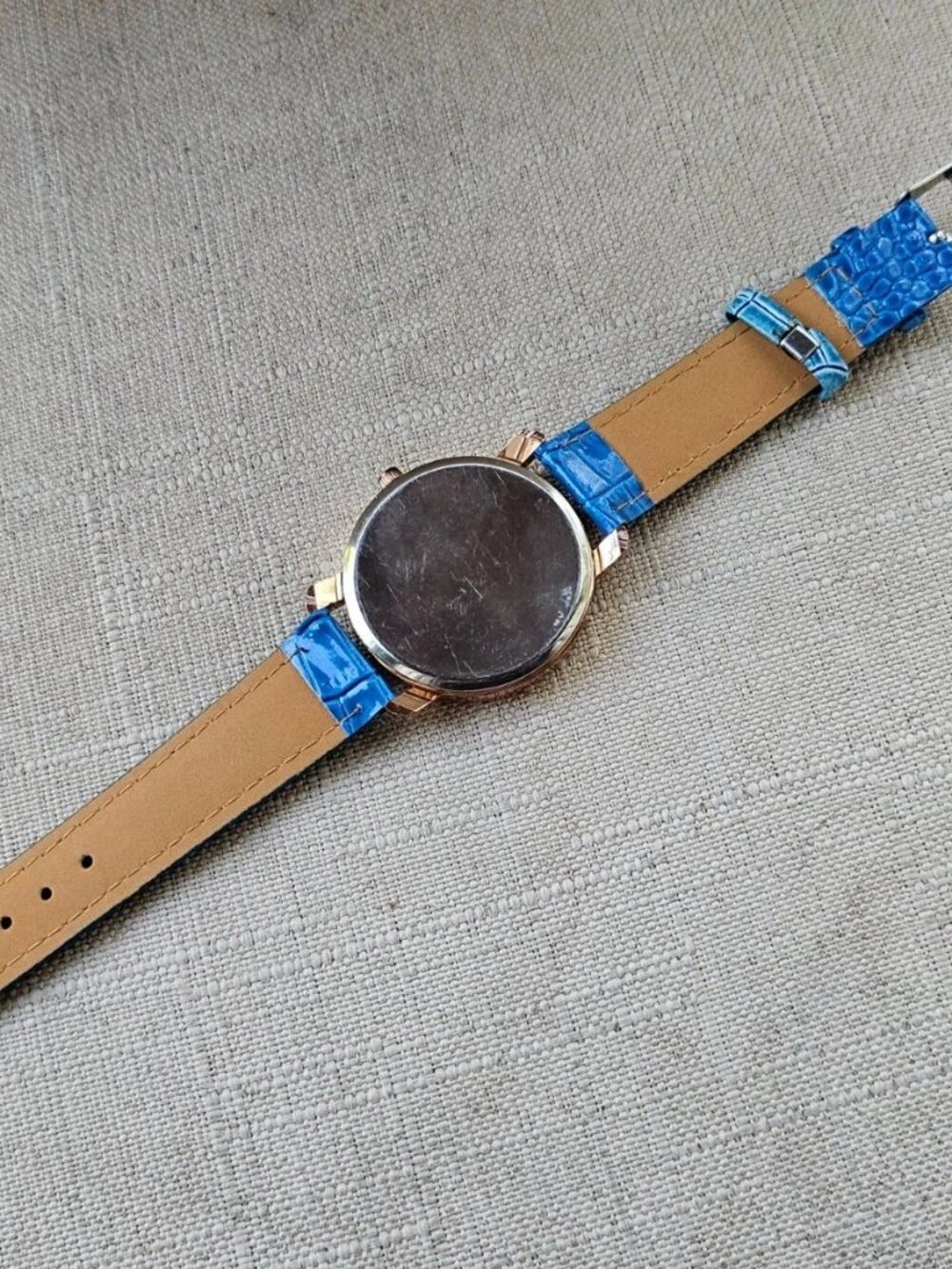 Women Fashion Wristwatch Gold Tone Case Blue Faux Leather Strap Analog Watch - Picture 9 of 10